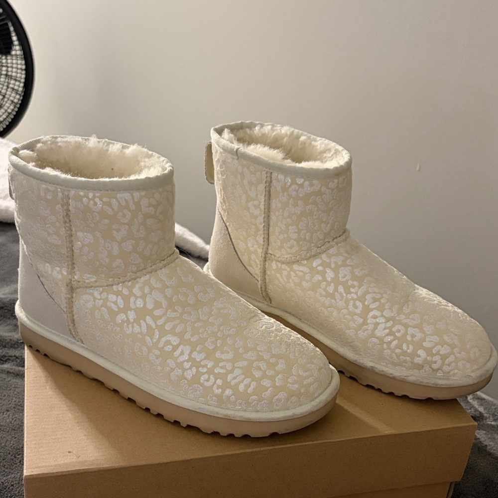 UGG Cream Patterned Winter Boots